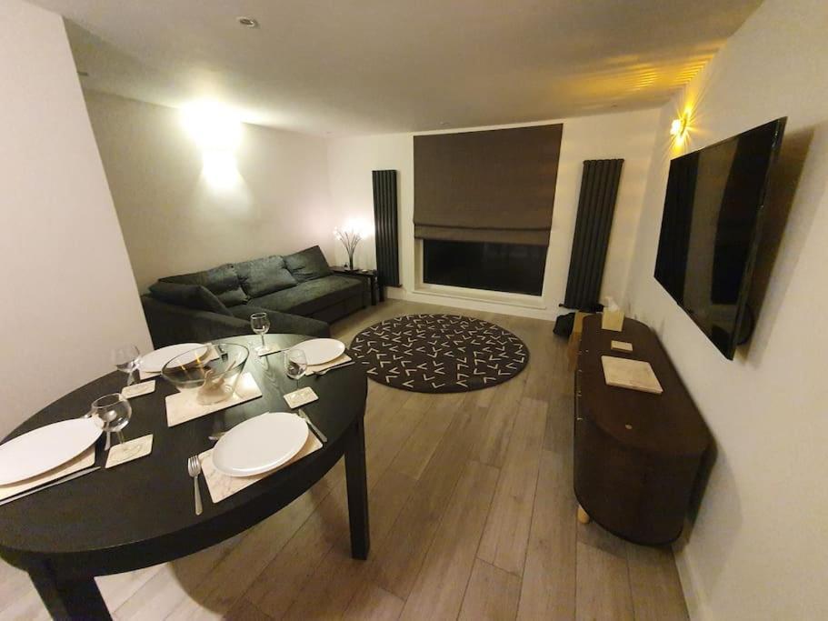 Luton Town Centre Executive Apartment Екстер'єр фото