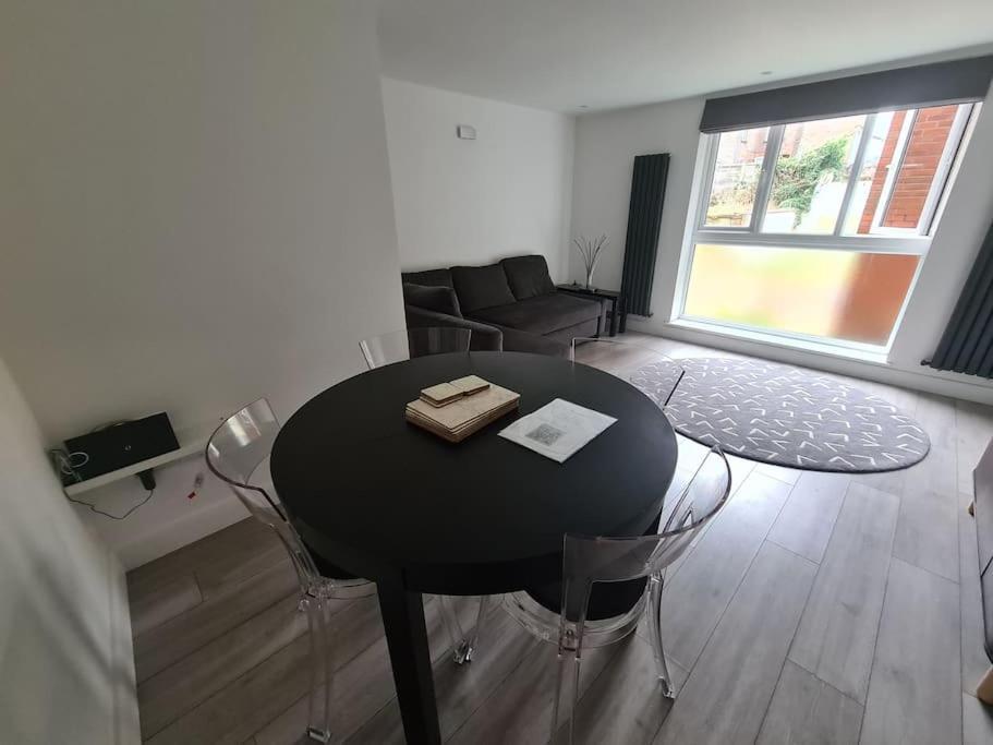 Luton Town Centre Executive Apartment Екстер'єр фото