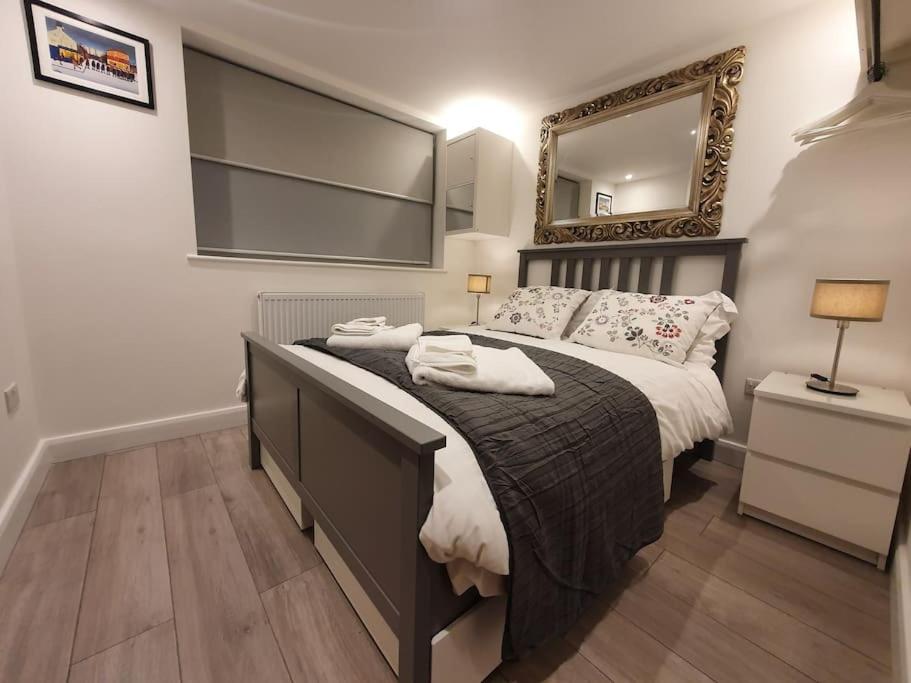 Luton Town Centre Executive Apartment Екстер'єр фото