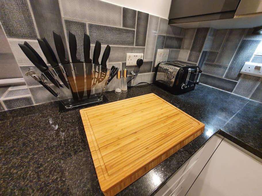 Luton Town Centre Executive Apartment Екстер'єр фото